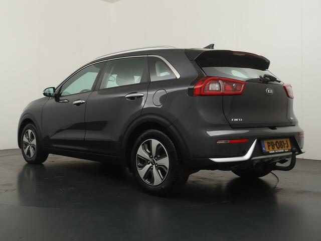 KIA Niro 1.6 GDi Hybrid First Edition Navigatie - Achteruitrijcamera - Climate Control - Parkeersensoren - Trekhaak - Virena zekerheidspakket ¤ 895,-