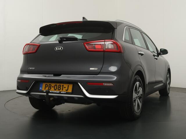KIA Niro 1.6 GDi Hybrid First Edition Navigatie - Achteruitrijcamera - Climate Control - Parkeersensoren - Trekhaak - Virena zekerheidspakket ¤ 895,-
