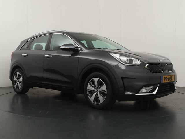 KIA Niro 1.6 GDi Hybrid First Edition Navigatie - Achteruitrijcamera - Climate Control - Parkeersensoren - Trekhaak - Virena zekerheidspakket ¤ 895,-