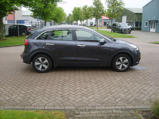 KIA Niro 1.6 GDi Hybrid DynamicLine Automaat