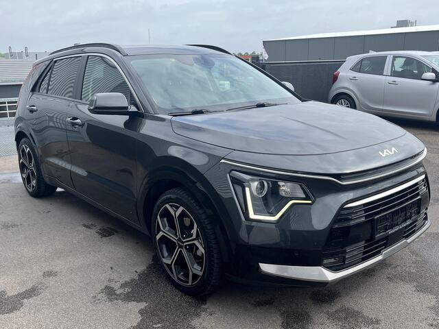 KIA Niro 1.6 GDi Hybrid DynamicLine Navigatie, Parkeersensoren, Achteruitrijcamera, 18" LMV, Adaptieve cruise control, Privacy glass