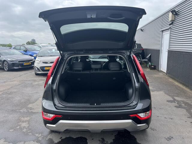 KIA Niro 1.6 GDi Hybrid DynamicLine Navigatie, Parkeersensoren, Achteruitrijcamera, 18" LMV, Adaptieve cruise control, Privacy glass