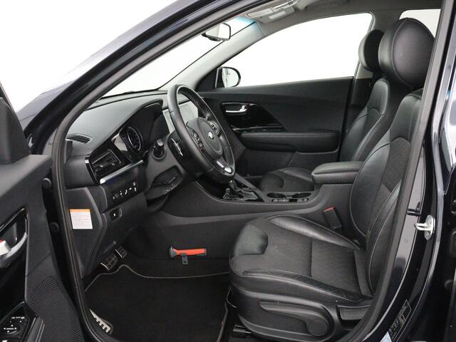 KIA Niro 1.6 GDi Hybrid DynamicPlusLine | Stoelverwarming | Half leder | Adaptive cruise | Carplay | Camera | Navigatie | Stuurverwarming | Keyless | Side Assist | Navigatie | Climate control | Bluetooth