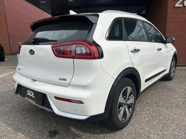 KIA Niro 1.6 GDi Hybrid DynamicLine // NAVI + CARPLAY // CAMERA // HALF-LEDER // STOEL + STUURWIELVERWARMING