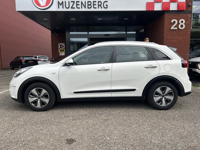 KIA Niro 1.6 GDi Hybrid DynamicLine // NAVI + CARPLAY // CAMERA // HALF-LEDER // STOEL + STUURWIELVERWARMING