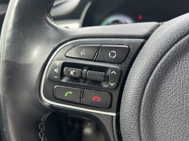KIA Niro 1.6 GDi Hybrid DynamicLine // NAVI + CARPLAY // CAMERA // HALF-LEDER // STOEL + STUURWIELVERWARMING