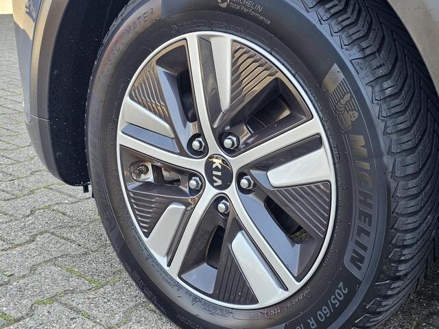 KIA Niro 1.6 GDi Hybrid DynamicLine Perfect onderhouden | Camera | Trekhaak | Half leder | Adaptive cruise control | Navigatie etc.