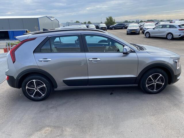 KIA Niro 1.6 GDi Hybrid DynamicLine edition Navigatie, Adaptieve cruise control, Achteruitrijcamera, Smart Key