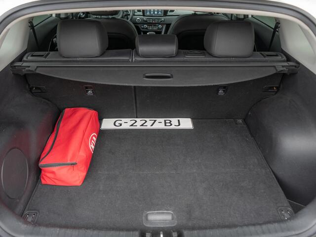 KIA Niro 1.6 GDi Hybrid ExecutiveLine | Trekhaak | Navigatie | Stoel en stuurverwarming |