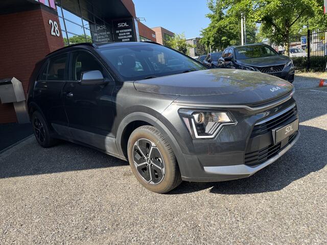 KIA Niro 1.6 GDi Hybrid DynamicLine // ADAPT. CRUISE // LED // CAMERA+SENSOREN // NAVI+CARPLAY // STUUR+STOELVERWARMING //