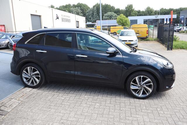 KIA Niro 1.6 GDi Hybrid Design Edition Panoramadak! Apple carplay/Achteruitrijcamera/Stoelverwarming/Stuurverwarming/Lane assist/Cruise control/Parkeersenosren/Climate control