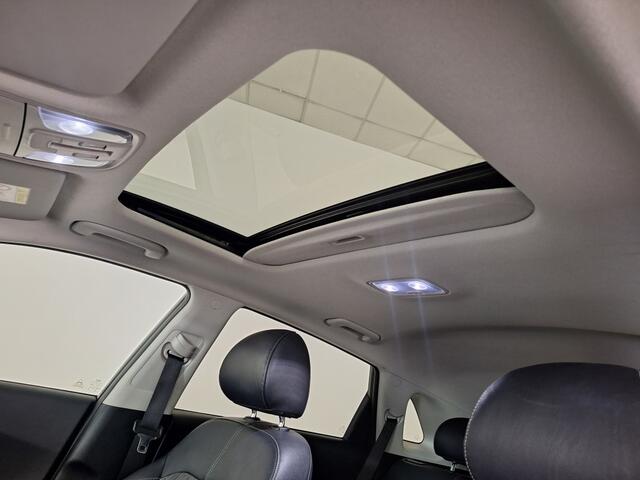 KIA Niro 1.6 GDi Hybride Design Edition | Schuif\kanteldak | Stoel/stuurwielverwarming
