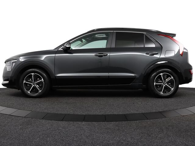 KIA Niro 1.6 GDi Hybrid DynamicPlusLine - Stoel/-Stuuverwarming - Schuif-/Kanteldak - Elektrische Achterklep - Apple Carplay/Android Auto - Achteruitrijcamera - Parkeersensoren Voor en Achter