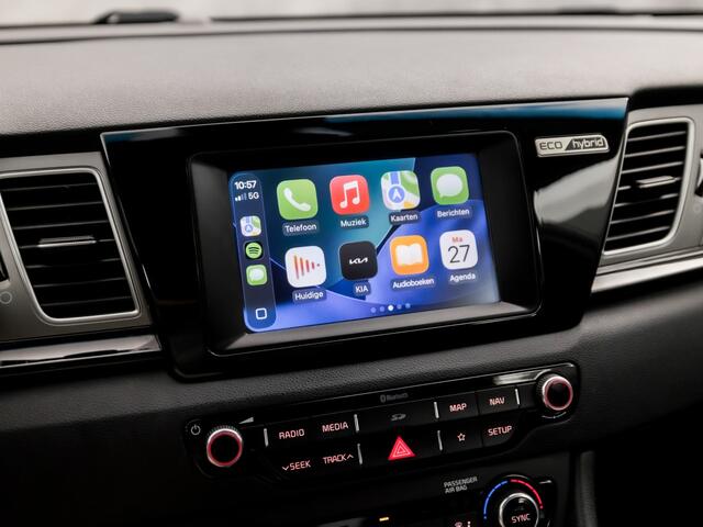 KIA Niro 1.6 GDi Hybrid DynamicLine Automaat (APPLE CARPLAY, NAVIGATIE, CAMERA, LEDER, SPORTSTOELEN, CRUISE, LANE ASSIST, NIEUWSTAAT)