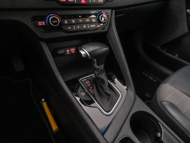 KIA Niro 1.6 GDi Hybrid DynamicLine Automaat (APPLE CARPLAY, NAVIGATIE, CAMERA, LEDER, SPORTSTOELEN, CRUISE, LANE ASSIST, NIEUWSTAAT)