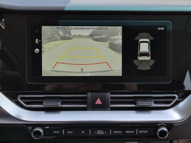 KIA Niro 1.6 GDi PHEV ExecutiveLine / SOH 92% / Dealer onderhouden / Fabrieksgarantie tot 04-2028 / Trekhaak vast / JBL Audio Systeem / Trekgewicht 1300 kg / Stuur- Stoel & Achterbank verwarming / Achteruitrijcamera / Stoelventilatie / Adaptief cruise control /