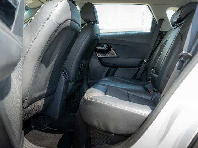 KIA Niro 1.6 GDi Hybrid ExecutiveLine | Stoel en sturverwarming | Navigatie |