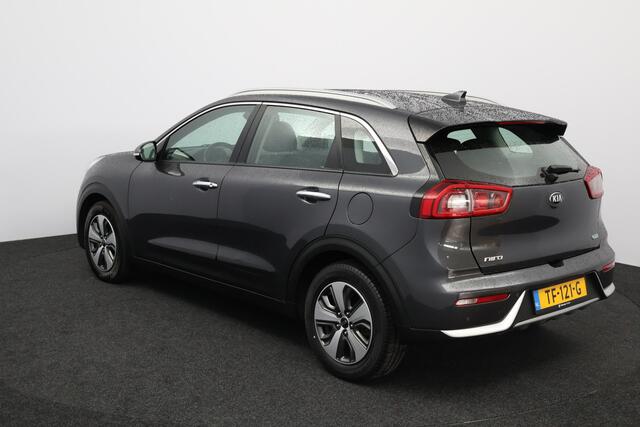 KIA Niro 1.6 GDi Hybrid DynamicLine/ 16'' LMV/ Apple + Android/ Lane-Assist./ Half-Leder/ Navi/ Clima/ Cruise/ Bluetooth/ Armsteun/ Multi. LEDER. Stuur/ PDC/ Chroom/ LED Dagrijverl.