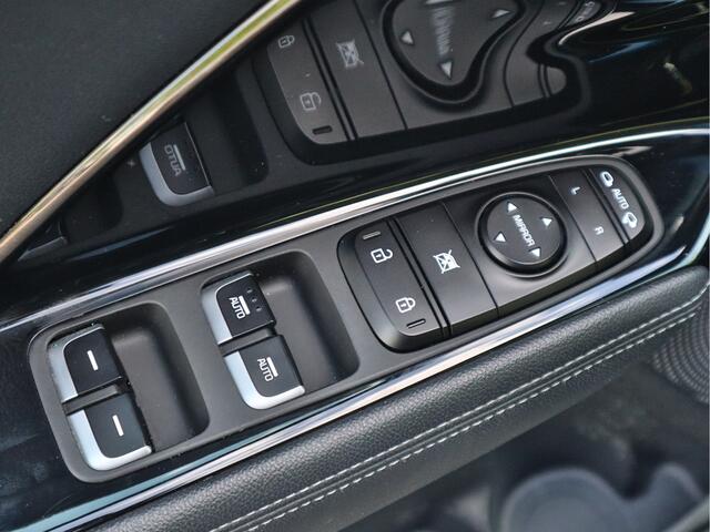 KIA Niro 1.6 GDi Hybrid DynamicLine Navigatie | Camera | Parkeersensoren | Trekhaak