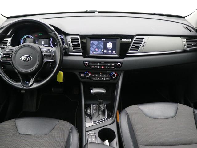 KIA Niro 1.6 GDi Hybrid Design Edition / Trekhaak / 1300kg Trekgewicht / Stoel en Stuurverwarming / Glazen Schuif-kanteldak / Achteruit Rij Camera / CC / Historie Bekend /