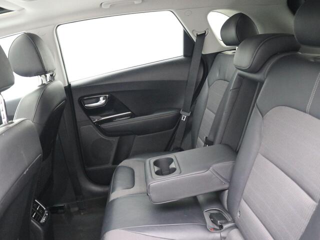 KIA Niro 1.6 GDi Hybrid Design Edition / Trekhaak / 1300kg Trekgewicht / Stoel en Stuurverwarming / Glazen Schuif-kanteldak / Achteruit Rij Camera / CC / Historie Bekend /