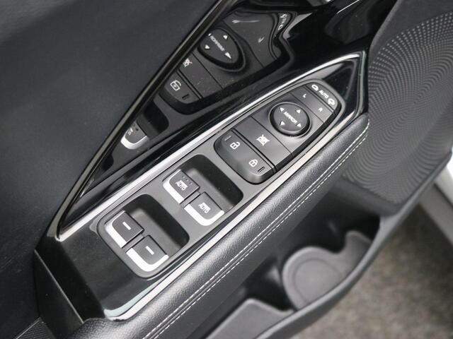KIA Niro 1.6 GDi Hybrid Design Edition / Trekhaak / 1300kg Trekgewicht / Stoel en Stuurverwarming / Glazen Schuif-kanteldak / Achteruit Rij Camera / CC / Historie Bekend /