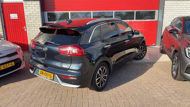 KIA Niro 1.6 GDi Hybrid DynamicPlusLine CAMERA / CARPLAY / LED / STOEL-STUUR VERW / CLIMA