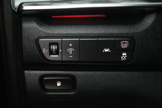 KIA Niro 1.6 GDi Hybrid ExecutiveLine (STOEL/STUUR VERWARMING, CRUISE ADAPTIEF, CAMERA, NAVIGATIE)