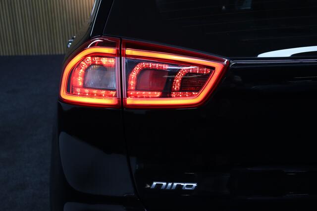 KIA Niro 1.6 GDi Hybrid DynamicLine | Afneembare Trekhaak | Cruise-control | Camera | Clima | Navigatie | Leder | Navigatie | Apple Carplay & Android Auto | All-season Banden