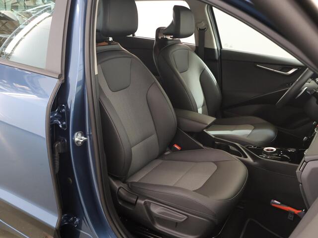 KIA Niro 1.6 GDi Hybrid DynamicLine | Trekhaak | Navigatie | DAB | Camera | Apple CarPlay/Android Auto | Stuur/Stoelverwarming | Adaptieve Cruise Control | Ele.kofferdeksel | Rijhulpsysteem |