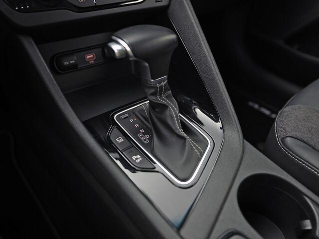 KIA Niro 1.6 GDi Hybrid DynamicLine 141Pk Automaat (APPLE CARPLAY, GROOT NAVI, CAMERA, TREKHAAK, SPORTSTOELEN, ADAPTIVE CRUISE, LANE ASSIST, NIEUWE APK, NIEUWSTAAT)