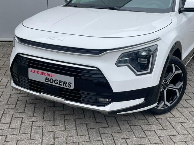 KIA Niro 1.6 GDi Hybrid DynamicLine Navigatie, Climate Control, Trekhaak, 18"Lm, Dodehoek detectie, Stoel/Stuurverwarming