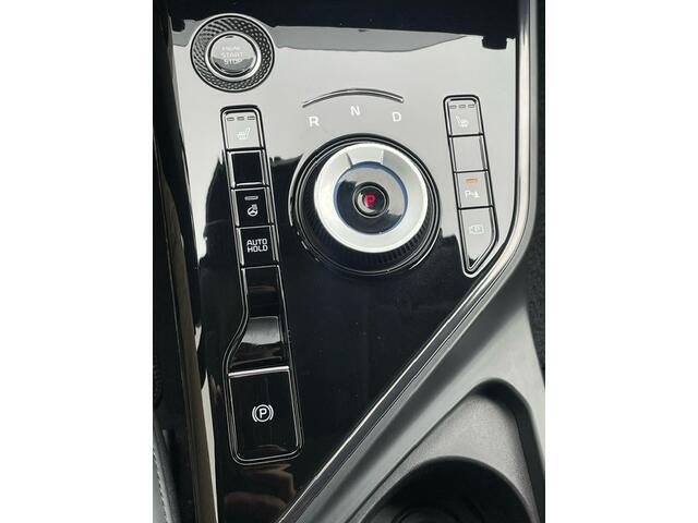 KIA Niro 1.6 GDi Hybrid DynamicLine Navigatie, Climate Control, Trekhaak, 18"Lm, Dodehoek detectie, Stoel/Stuurverwarming