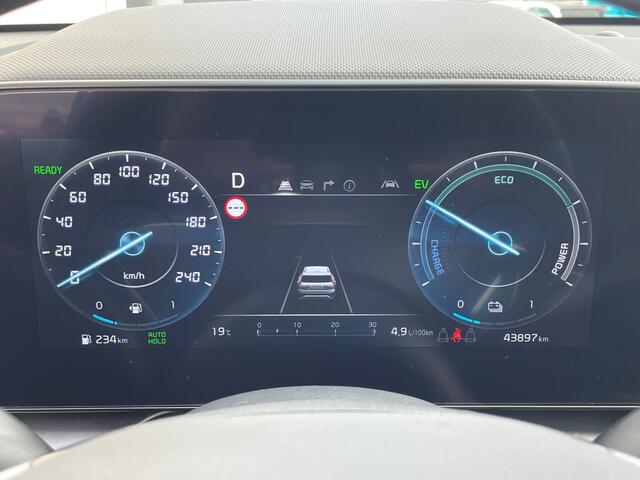 KIA Niro 1.6 GDi Hybrid DynamicLine Navigatie, Climate Control, Trekhaak, 18"Lm, Dodehoek detectie, Stoel/Stuurverwarming