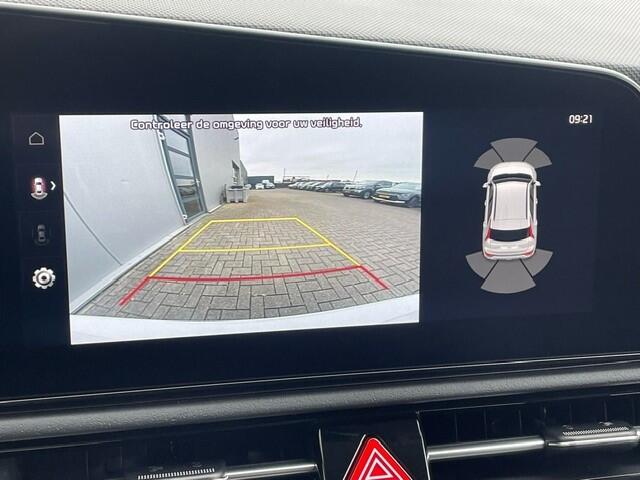 KIA Niro 1.6 GDi Hybrid DynamicLine Navigatie, Climate Control, Trekhaak, 18"Lm, Dodehoek detectie, Stoel/Stuurverwarming