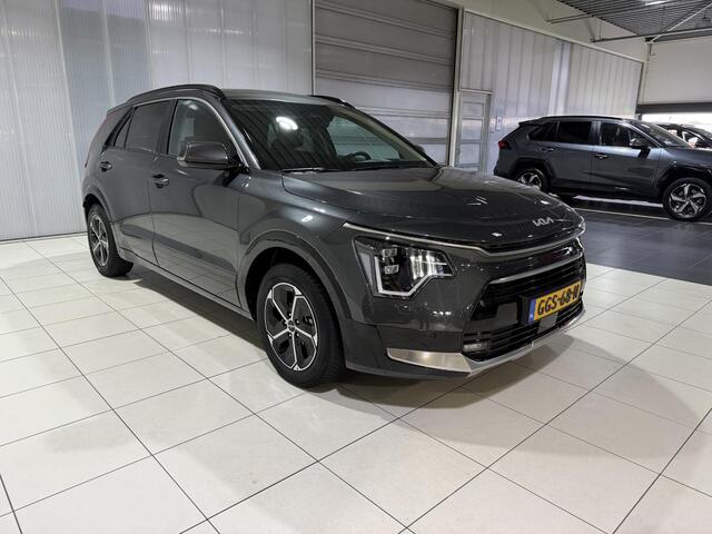 KIA Niro 1.6 GDi Hybrid DynamicPlusLine Stoel en Stuur verwarming, Schuif kantel dak, Apple Carplay/Android Auto, Navigatie, Camera.