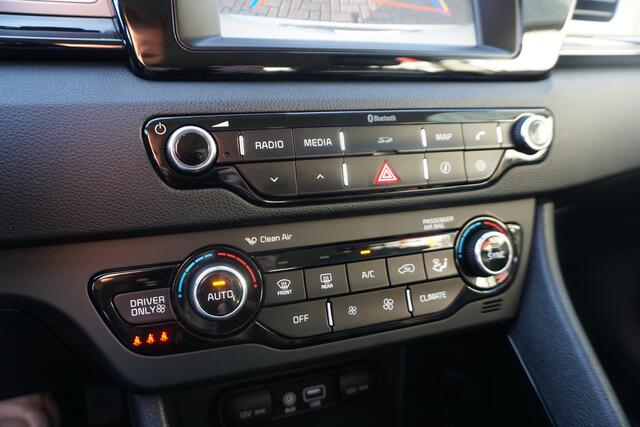 KIA Niro 1.6 GDi Hybrid DynamicLine | CAMERA | TREKHAAK | WIT METALLIC |