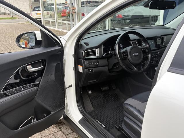 KIA Niro 1.6 GDi Hybrid BusinessLine / Automaat / Stuur-/Stoelverwarming / Adaptieve Cruise-Control / Apple-Carplay & Android-Auto / Trekhaak / Climate-Control / Keyless / Radio-Bluetooth / Navi / Camera / PDC-Achter / ENZ. – foto 10