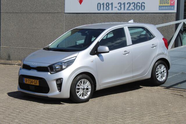 KIA PICANTO 1.0 DPi DynamicLine Airco/Cruise control/Apple carplay/Achteruitrijcamera/Bluetooth/Spraakbediening/Multifunctioneel stuurwiel/Lichtmetalen velgen/Elektrische ramen/Elektrisch verstelbare spiegels.