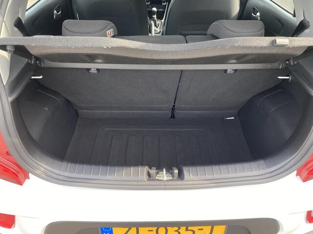 KIA PICANTO 1.0 MPi DynamicLine Navigatie, Cruise control, Achteruitrijcamera, Nieuw geleverd en dealeronderhouden