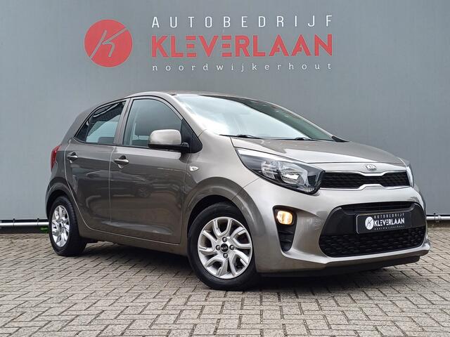 KIA PICANTO 1.0 CVVT ComfortPlusLine Navigator | CAMERA | APPLE CARPLAY / ANDROID AUTO | TREKHAAK | Wij bieden ook financiering mogelijkheden aan.