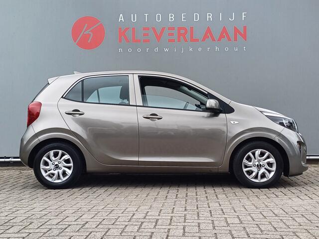 KIA PICANTO 1.0 CVVT ComfortPlusLine Navigator | CAMERA | APPLE CARPLAY / ANDROID AUTO | TREKHAAK | Wij bieden ook financiering mogelijkheden aan.