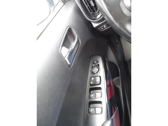 KIA PICANTO 1.0 CVVT ExecutiveLine 5drs, Navigatie, Multimedia, Camera, Airco, CruiseControl, Elec ramen, Bedienbaar stuur, Sport Interieur