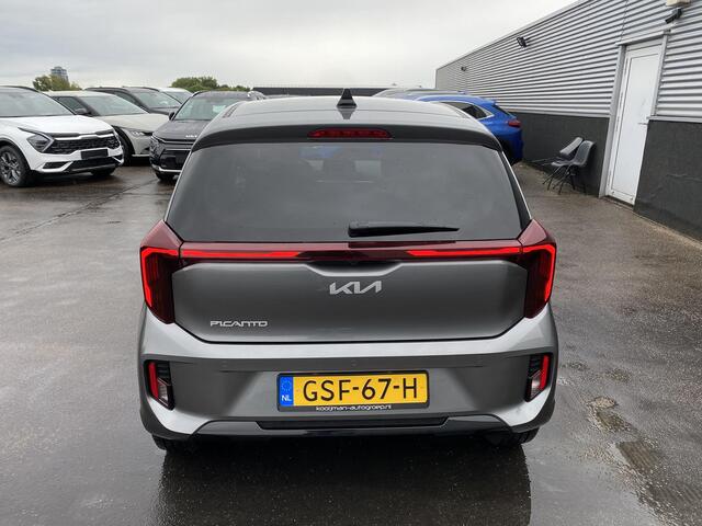 KIA PICANTO 1.0 DPI DynamicPlusLine Navigatie, Apple Carplay/Android Auto, achteruitrij camera, cruise control, parkeersensoren achter, airconditioning, Privacy glass, LED, Elek. inklapbare spiegels, Nieuw geleverd,