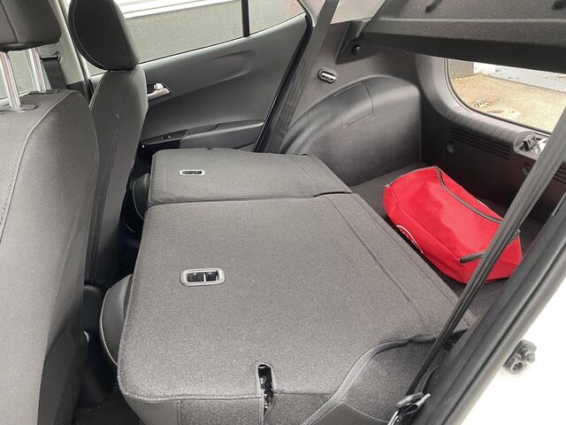 KIA PICANTO 1.0 MPi DynamicLine Zeer Lage Km-stand, Achteruitrij camera, airconditioning, side skirts, cruise control, navigatie Apple CarPlay/Android Auto, start/stop systeem