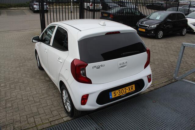 KIA PICANTO 1.0 DPi DynamicLine Navigatie/Achteruitrijcamera/Apple carplay/Stoelverwarming/Stuurverwarming/Licht metalen velgen
