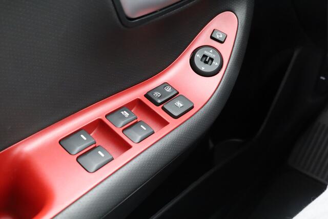 KIA PICANTO 1.2 CVVT SportsLine | Orig. NL | 4-Cilinder | Stuur-Stoelverw. | Nav | Climate | PDC | Led | Bluetooth | Leder+stof V