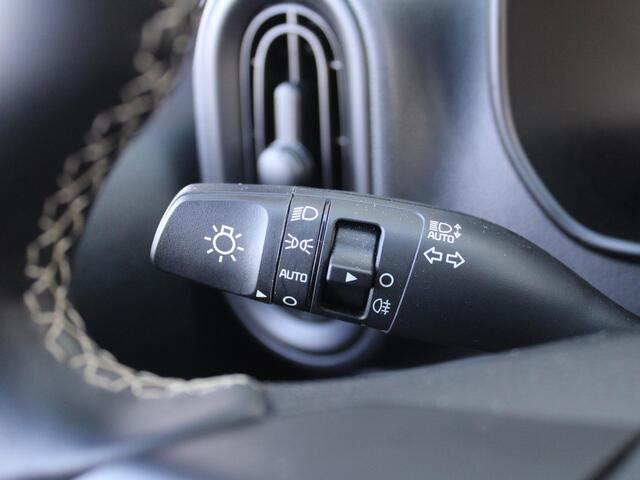 KIA PICANTO 1.0 DPI DynamicPlusLine | Camera | 14" LM | Airco | Cruise | Navi | LED | Parkeersensoren achter |