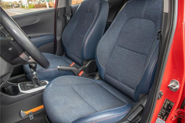 KIA PICANTO 1.0 CVVT Design Edition, 52.000km NAP, Carplay, Camera, Navy Colour Pack, LED, Navigatie, Climate control.