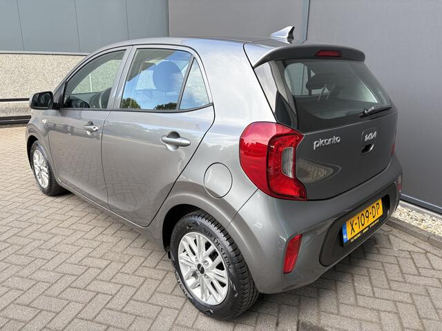 KIA PICANTO 1.0 DPi DynamicLine Achteruitrijcamera - Apple carplay - Airco - Cruise control - Licht metalen velgen 14 inch - Bluetooth - Radio - Start/stop systeem - Stuur multifunctioneel - Navigatie